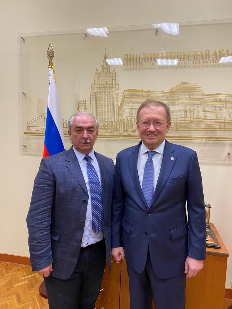Творческий вечер дипломата и композитора Давида Мнацаканяна
